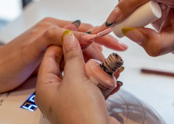 ร้านทำเล็บลาดหลุมแก้ว